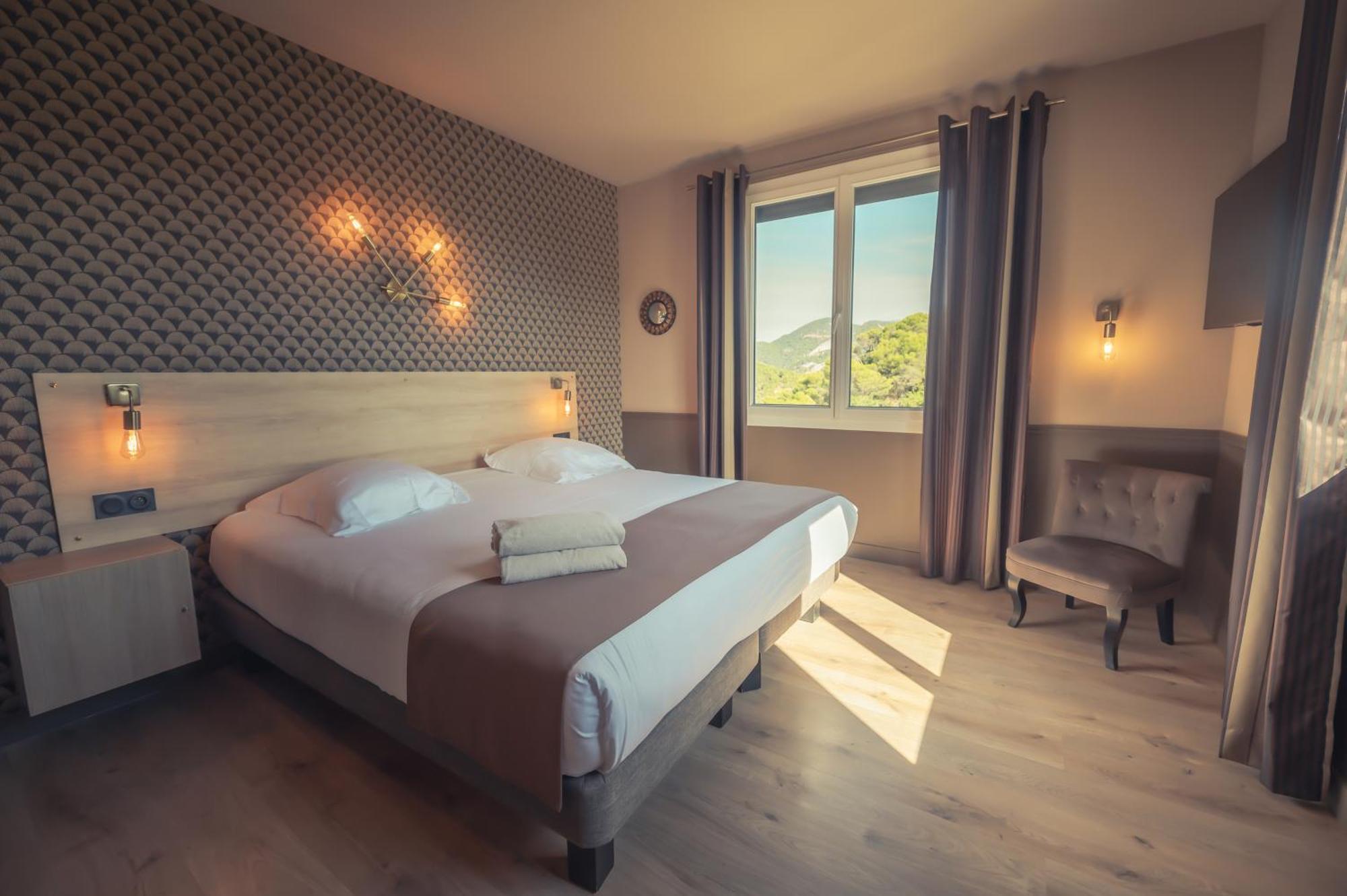 Logis Hotel Restaurant Le Plantevin Propiac Exterior foto